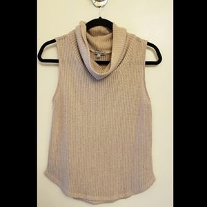 Knitted Sleeveless Turtleneck